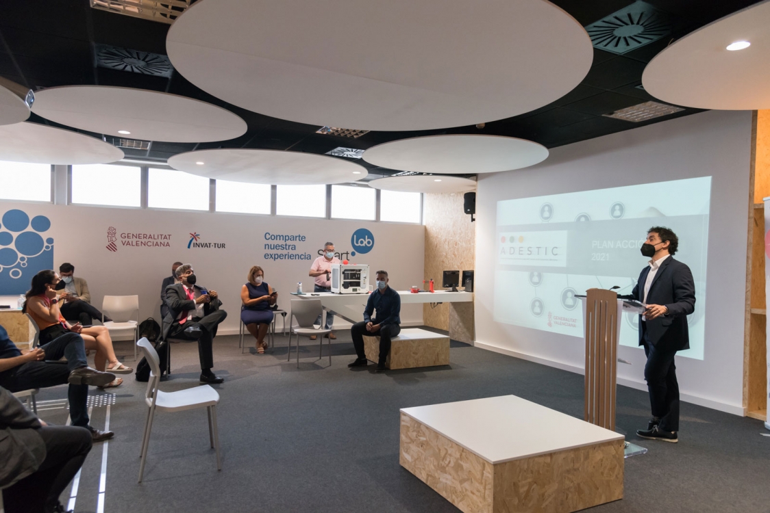 ADESTIC y Turisme Comunitat Valenciana sellan una colaboraci&oacute;n enfocada en la innovaci&oacute;n y tecnolog&iacute;a tur&iacute;stica